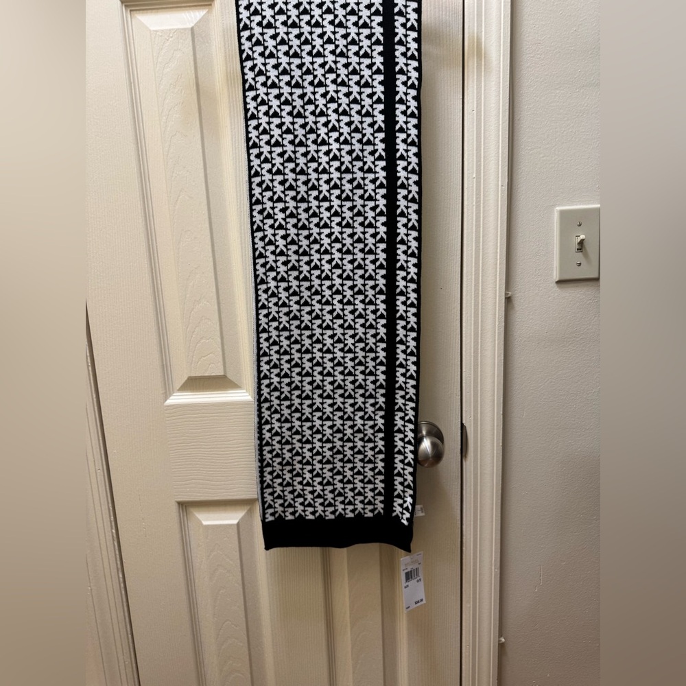 Michael Kors Black and White Knit Scarf